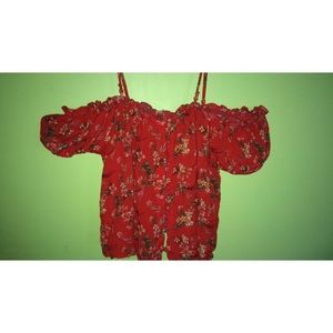 NEVER WORN Cold shoulder top